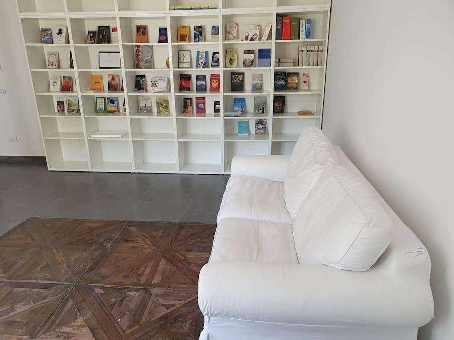 Confort In The Historic Spanish Center Apartment Naples